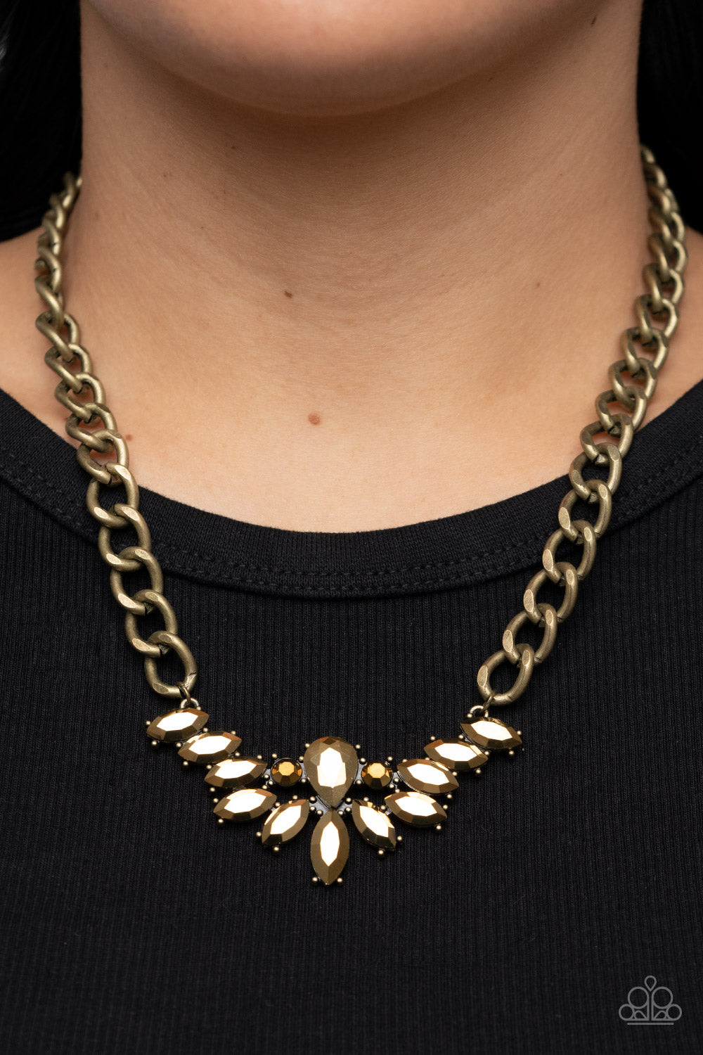 Paparazzi Jewelry Necklace Come at Me - Brass