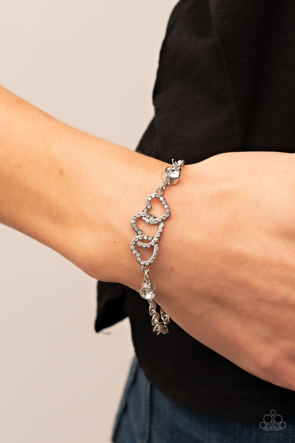 Paparazzi Jewelry Bracelet Desirable Dazzle - White