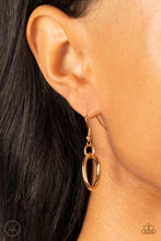 Load image into Gallery viewer, Paparazzi Jewelry Necklace Tough Crowd - Gold