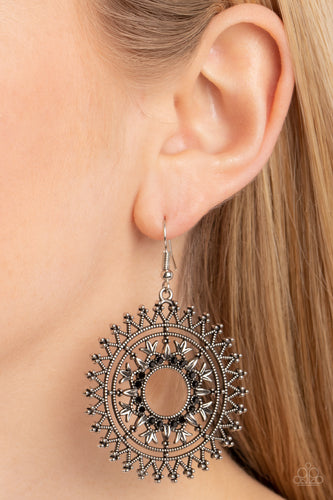 Paparazzi Jewelry Earrings Revel in Radiance - Black