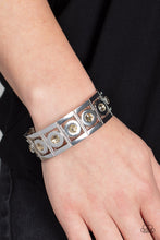 Load image into Gallery viewer, Paparazzi Jewelry Bracelet Stretch of Drama - Brown
