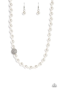 Paparazzi Jewelry Necklace Countess Chic - White