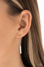 Load image into Gallery viewer, Paparazzi Jewelry Necklace Cue the Chandelier - Silver