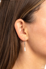 Load image into Gallery viewer, Paparazzi Jewelry Necklace Smiling Showdown - White