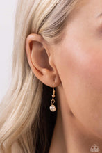 Load image into Gallery viewer, Paparazzi Jewelry Necklace Courting Cosmopolitan - Gold
