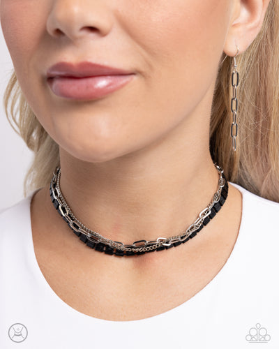 Paparazzi Jewelry Necklace LAYER of the Year - Black