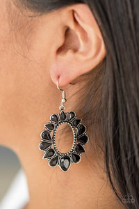 Paparazzi Jewelry Earrings Fashionista Flavor Black