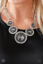 Load image into Gallery viewer, Paparazzi Jewelry Necklace Global Glamour Silver
