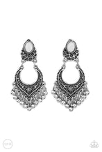 Load image into Gallery viewer, Paparazzi Exclusive Earrings Summery Gardens - White