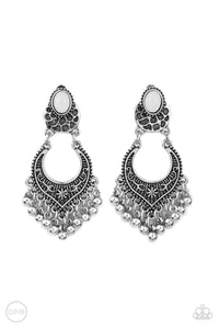 Paparazzi Exclusive Earrings Summery Gardens - White