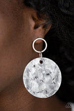 Load image into Gallery viewer, Paparazzi Jewelry Earrings Beach Bliss - White