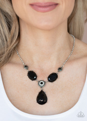 Paparazzi Jewelry Necklace Heirloom Hideaway - Black
