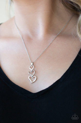 Paparazzi Jewelry Necklace Hearts Aflutter - Silver