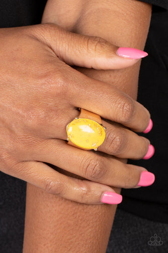 Paparazzi Jewelry Ring Gold Leaf Glam - Yellow