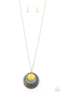 Paparazzi Jewelry Necklace Medallion Meadow - Yellow