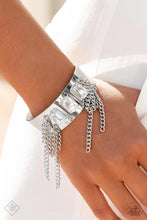 Load image into Gallery viewer, Paparazzi Jewelry Bracelet CHAIN Showers