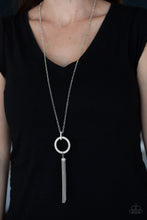 Load image into Gallery viewer, Paparazzi Exclusive Necklace Straight To The Top - White