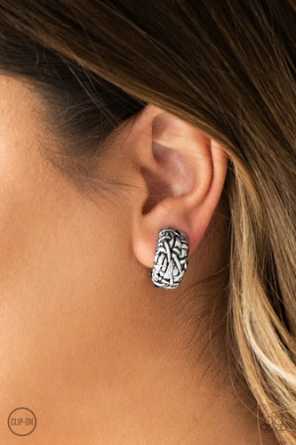 Paparazzi Exclusive Earrings Couture Collision - Silver