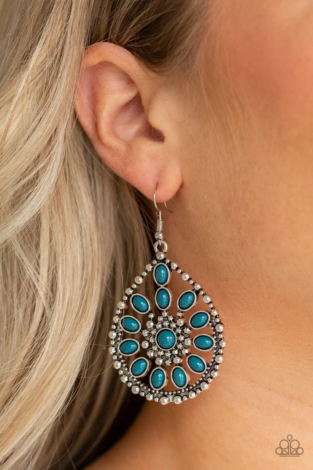 Paparazzi Jewelry Earrings Free To Roam - Blue