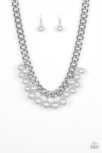 Paparazzi Jewelry Necklace Get Off My Runway - Silver