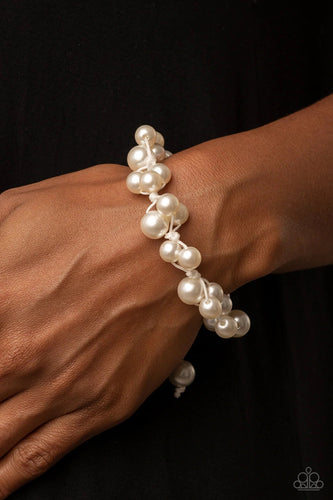 Paparazzi Jewelry Exclusive Bracelet Vintage Versatility - White
