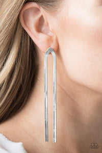 Paparazzi Jewelry Earrings Very Viper - Silver