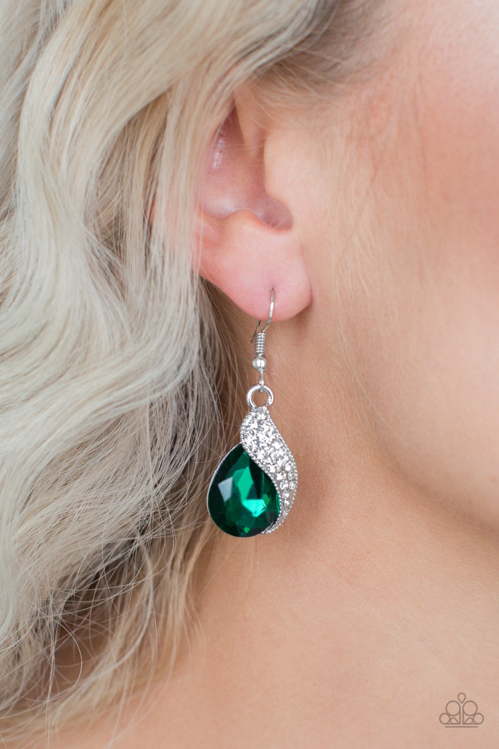 Paparazzi Jewelry Earrings Easy Elegance - Green