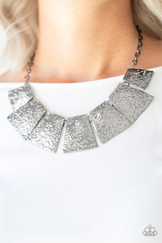 Paparazzi Jewelry Necklace  Here Comes The Huntress - Silver