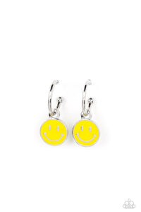 Paparazzi Jewelry Earrings Subtle Smile - White