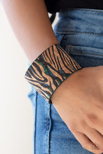 Load image into Gallery viewer, Paparazzi Jewelry Life Of The Party Show Your True Stripes - Blue 0420