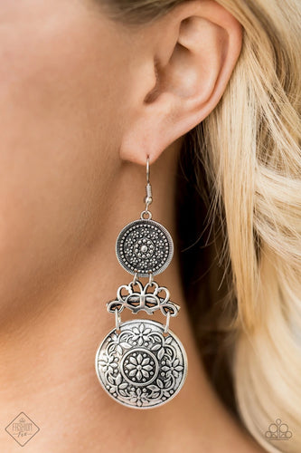 Paparazzi Jewelry Earrings Garden Adventure - Silver
