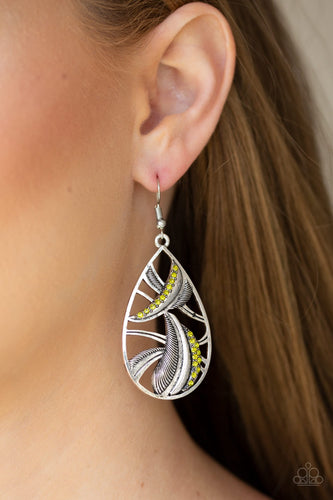 Paparazzi Jewelry Earrings Underestimated - Green