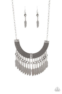 Paparazzi Jewelry Necklace Fierce in Feathers - Silver
