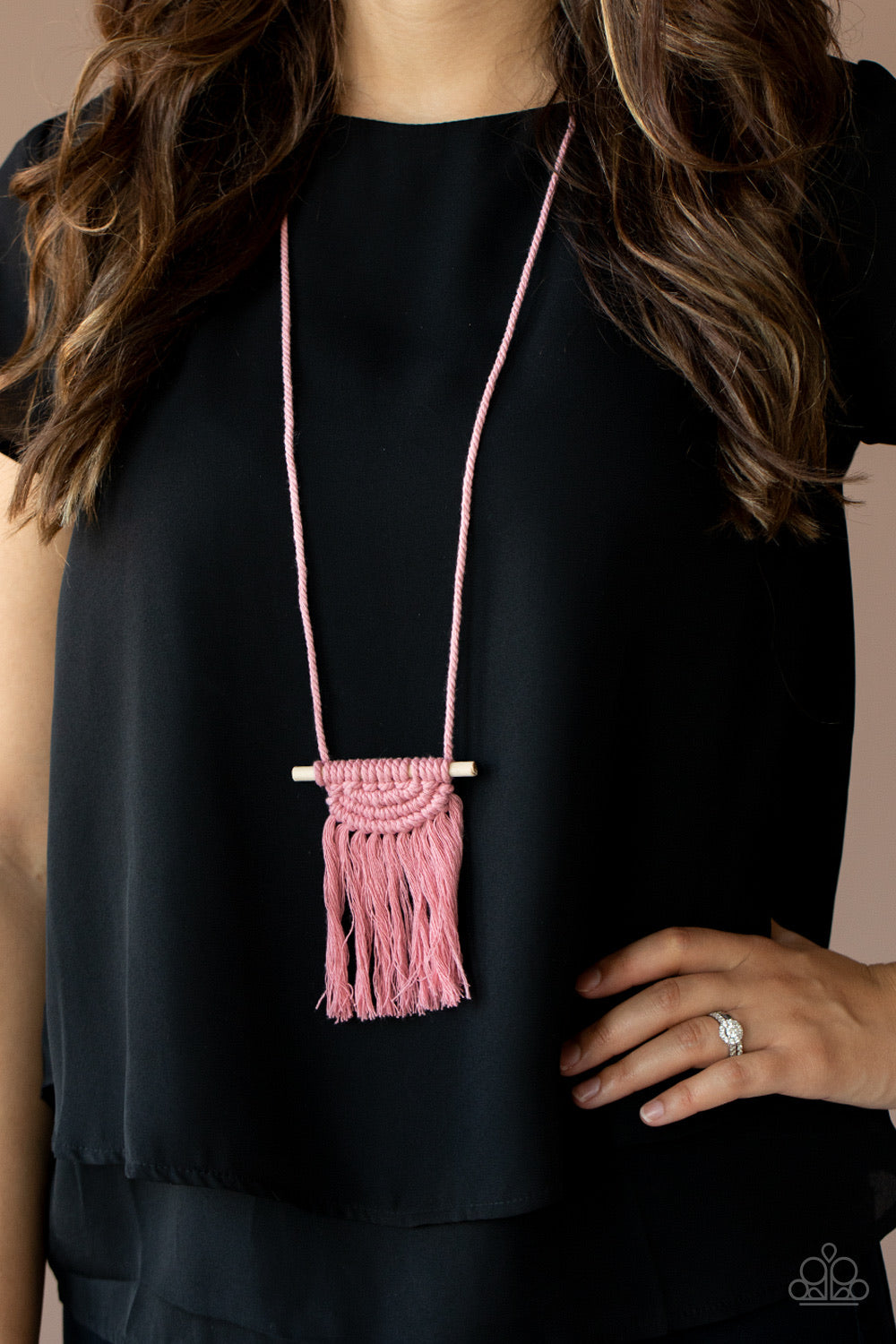 Paparazzi Jewelry Necklace Between You and MACRAME - Pink