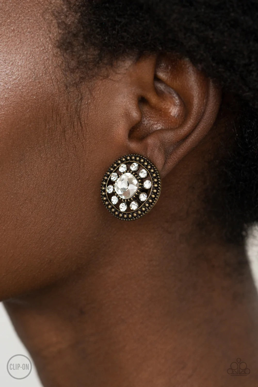 Paparazzi Jewelry Earrings Dazzling Definition - Brass