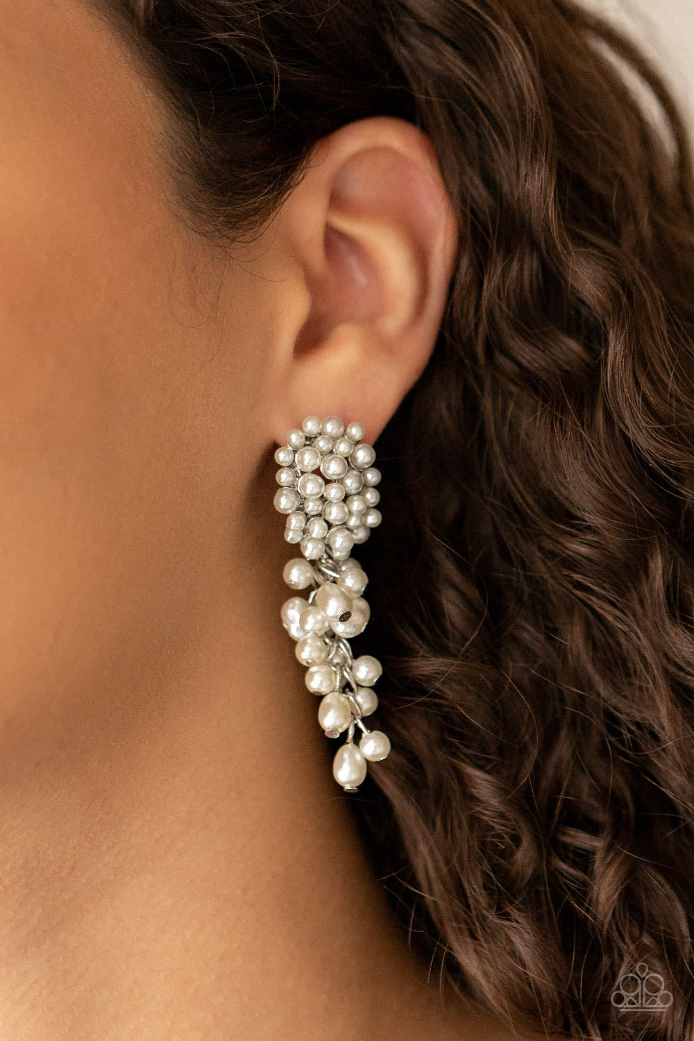 Paparazzi Jewelry Earrings Fabulously Flattering - White