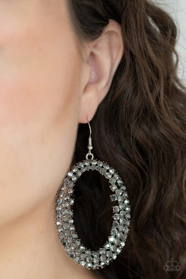 Paparazzi Jewelry Earrings Radical Razzle - Silver