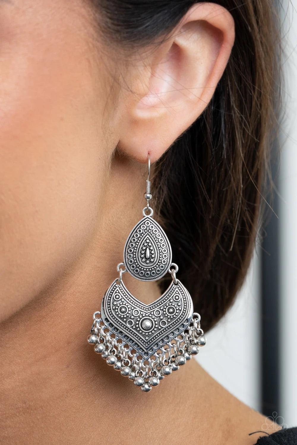 Paparazzi Jewelry Earrings Music To My Ears - Silver