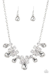 Paparazzi Jewelry Necklace Debutante Drama - White