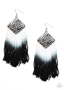 Paparazzi Jewelry Earrings DIP The Scales - Black