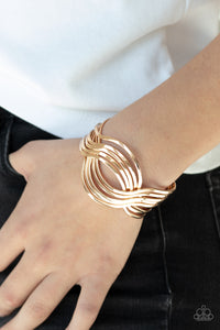 Paparazzi Jewelry Bracelet Curvaceous Curves - Gold