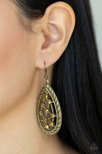 Paparazzi Jewelry Earrings Industrial Incandescence - Brass