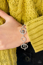 Load image into Gallery viewer, Paparazzi Jewelry Fashion Fix Simply Santa Fe