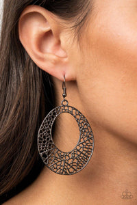 Paparazzi Jewelry Earrings Serenely Shattered - Black