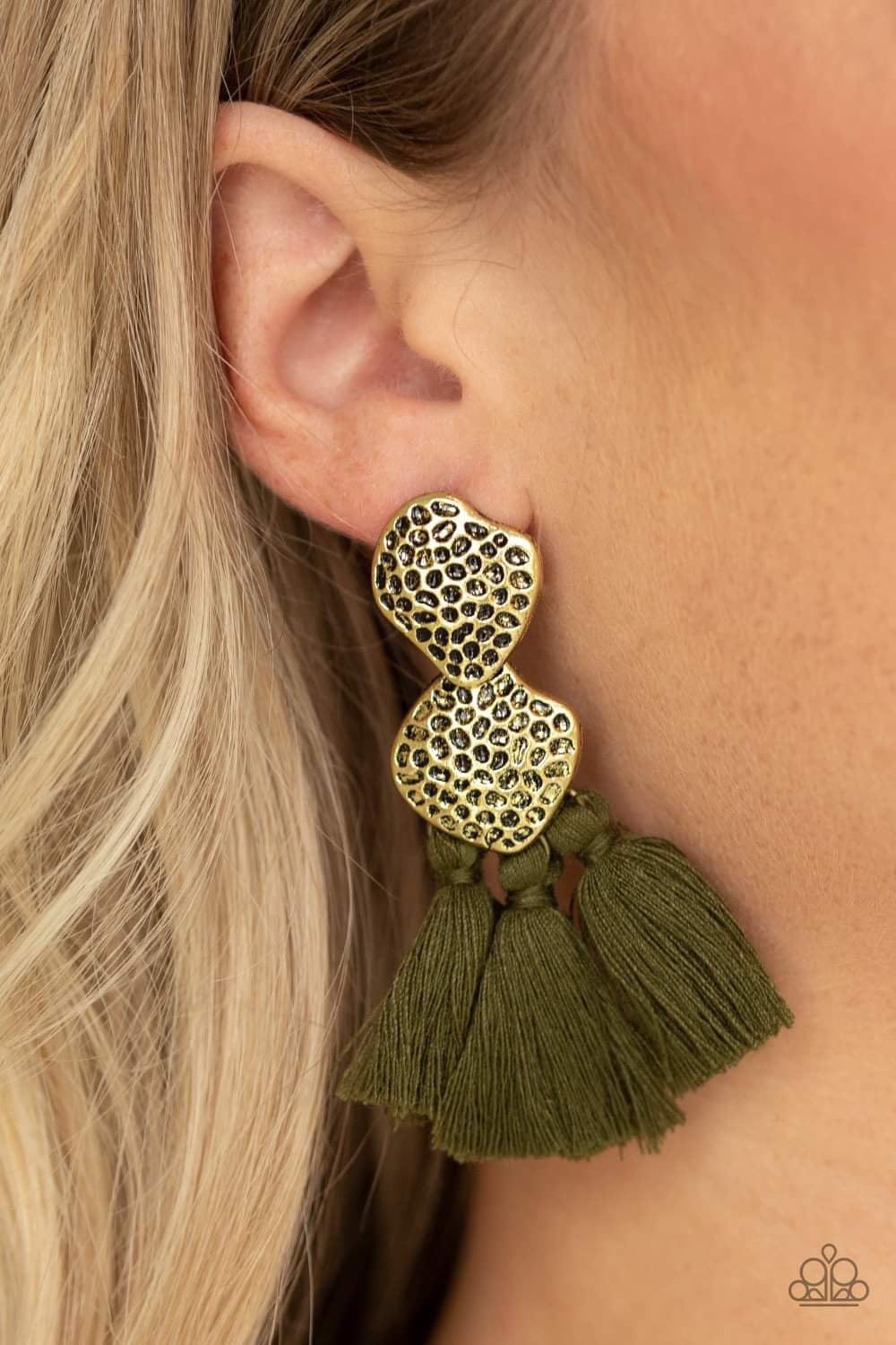Paparazzi Jewelry Earrings Tenacious Tassel - Green