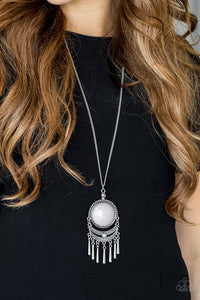 Paparazzi Jewelry Exclusive Rural Rustler - White