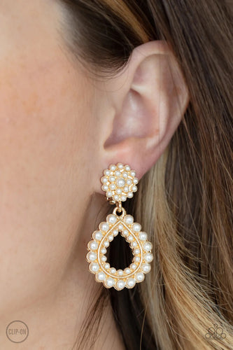 Paparazzi Exclusive Earrings Discerning Droplets - Gold