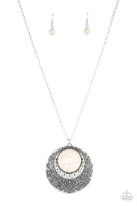 Paparazzi Exclusive Necklace Medallion Meadow - White