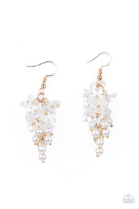 Paparazzi Jewelry Earrings Bountiful Bouquets - Gold
