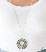Load image into Gallery viewer, Paparazzi Jewelry Necklace Chicly Centered - Green
